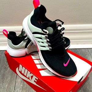 NIKE AIR PRESTO -BLACK/HYPER PINK/LIGHT SILVER - Women’s size 10